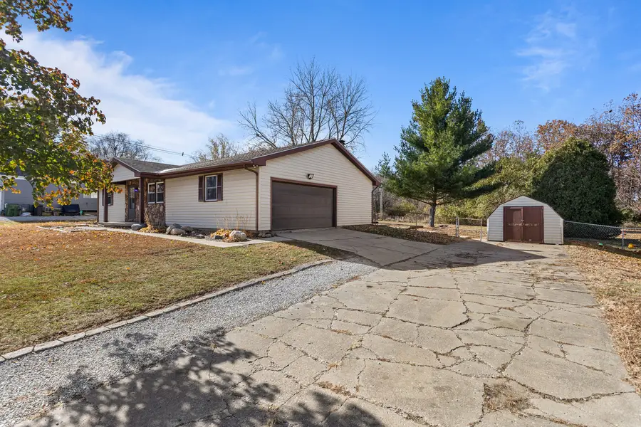 1201 Robin Road, Mahomet, IL 61853 - Image #3
