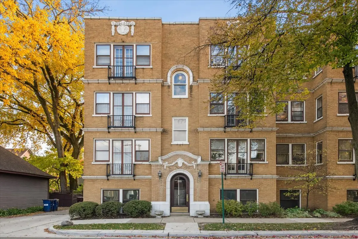845 Pleasant Street #3E, Oak Park, IL 60302 - Image #1