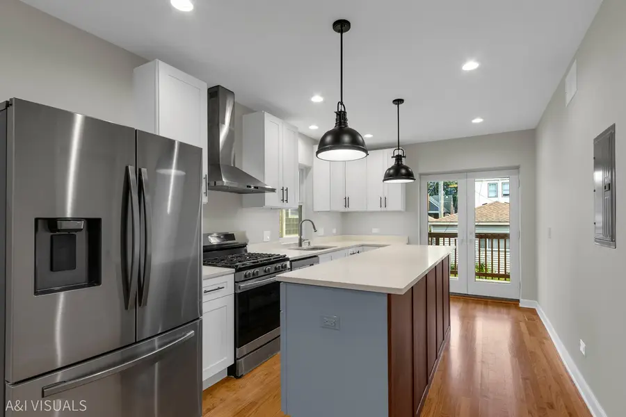 5841 N Medina Avenue, Chicago, IL 60646 - Image #3