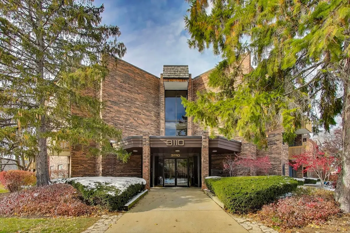 3110 Pheasant Creek Drive #104, Northbrook, IL 60062 - Image #1