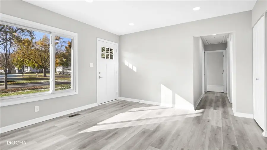 124 Olympic Drive, Bolingbrook, IL 60440 - Image #2