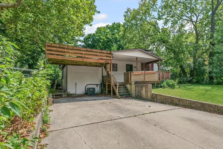 302 Flora Drive, Champaign, IL 61821 - Image #2
