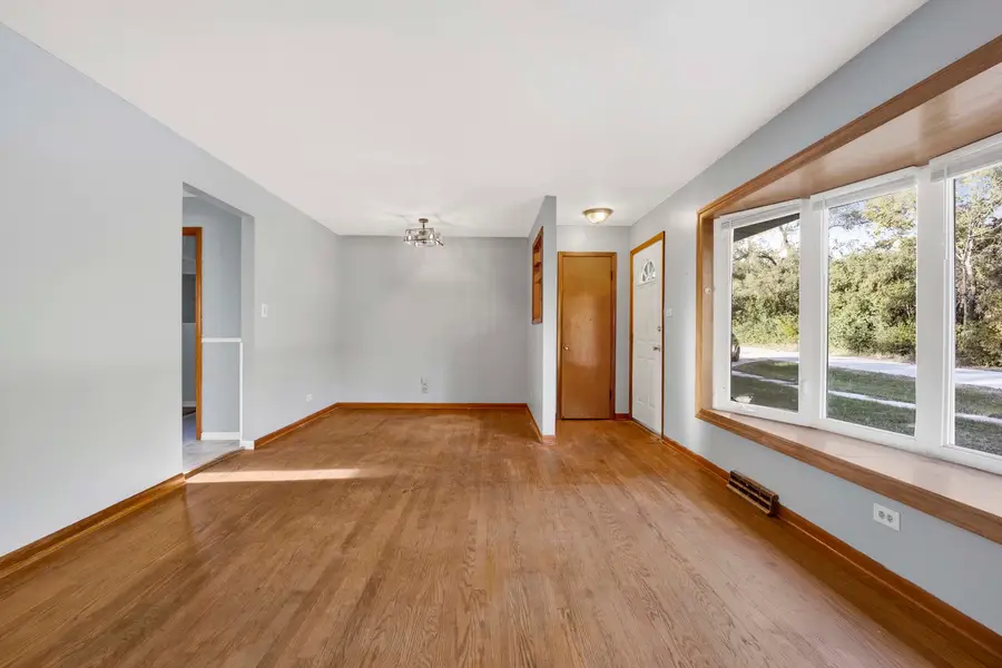 11257 S Pacific Drive, Worth, IL 60482 - Image #3