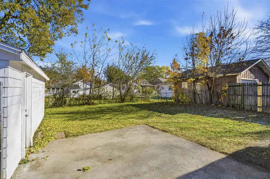 1006 S East Street, Bloomington, IL 61701 - Image #3