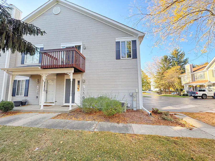 1236 Sandhurst Lane #1236, South Elgin, IL 60177 - Image #2