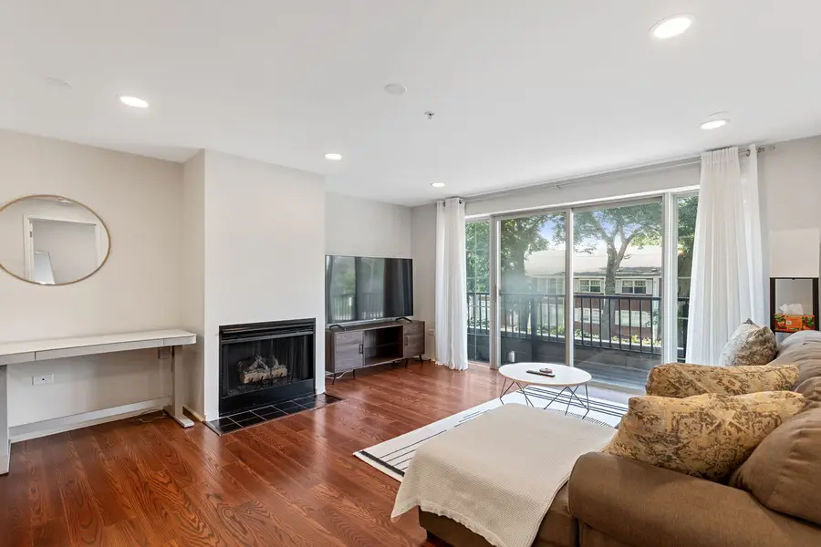 1800 Dewes Street #201, Glenview, IL 60025 - Image #3