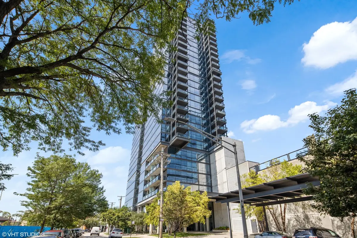 860 W Blackhawk Street #204, Chicago, IL 60642 - Image #1