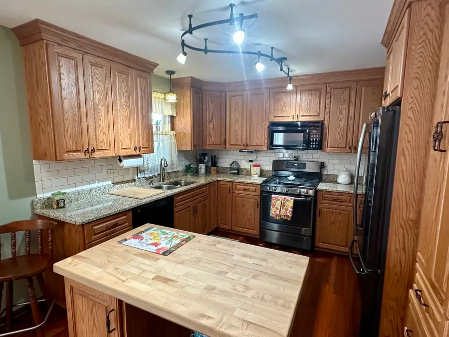 15813 Jon Road, Oak Forest, IL 60452 - Image #3