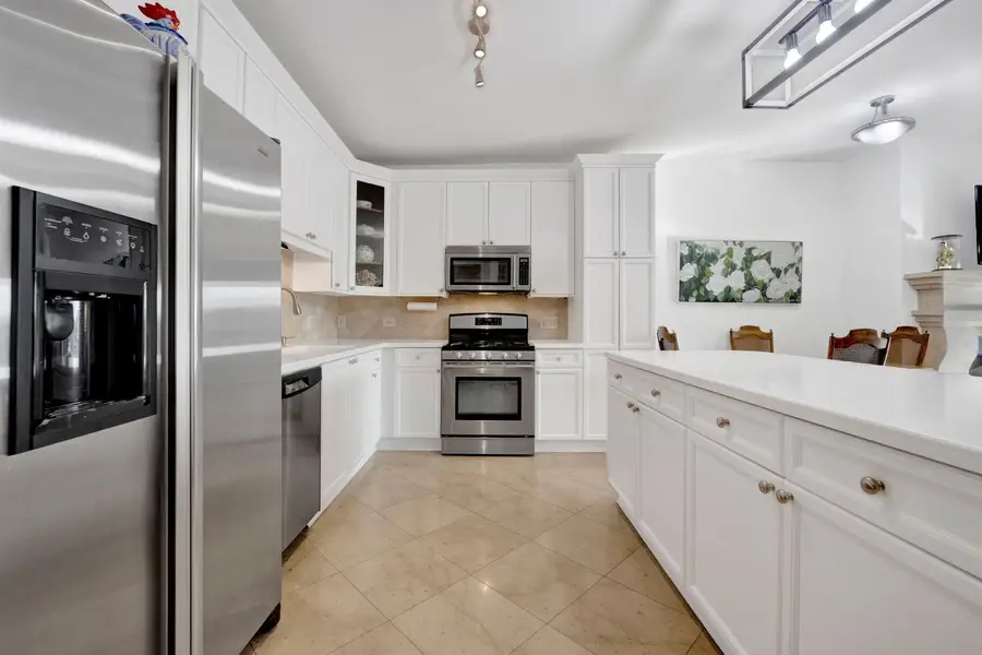 145 S York Street #322, Elmhurst, IL 60126 - Image #2