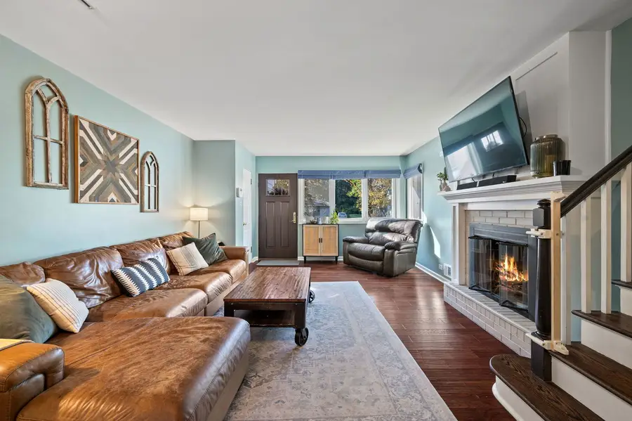 349 S Edgewood Avenue, Lombard, IL 60148 - Image #2