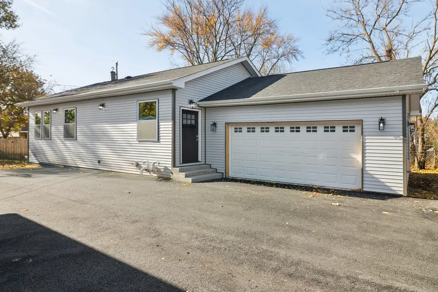 302 Hughes Avenue, Lockport, IL 60441 - Image #2