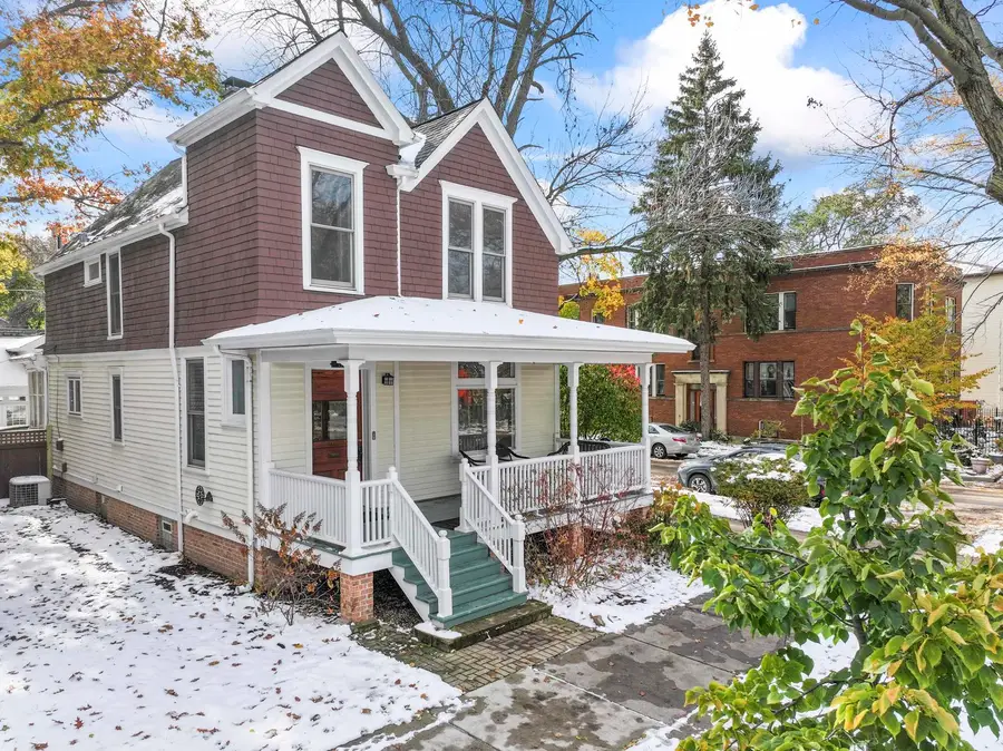 2135 W Leland Avenue, Chicago, IL 60625 - Image #2