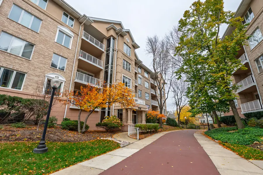 1745 Pavilion Way #206, Park Ridge, IL 60068 - Image #3