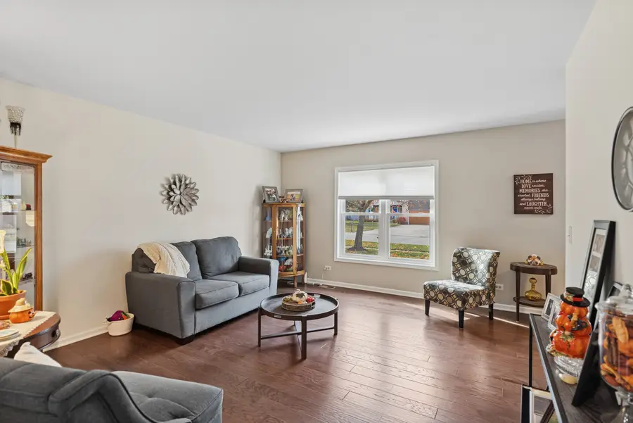 567 7th Circle, Marengo, IL 60152 - Image #2