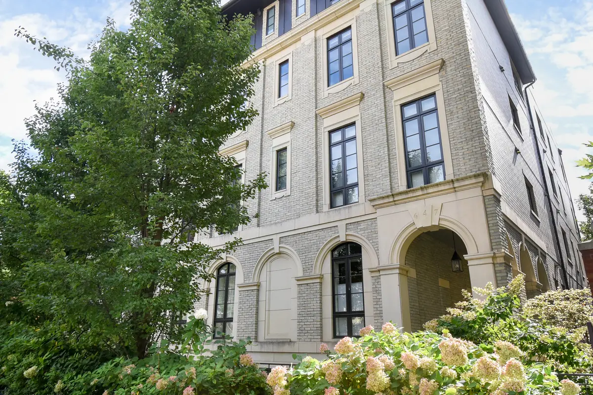 647 W Melrose Street #5, Chicago, IL 60657 - Image #1