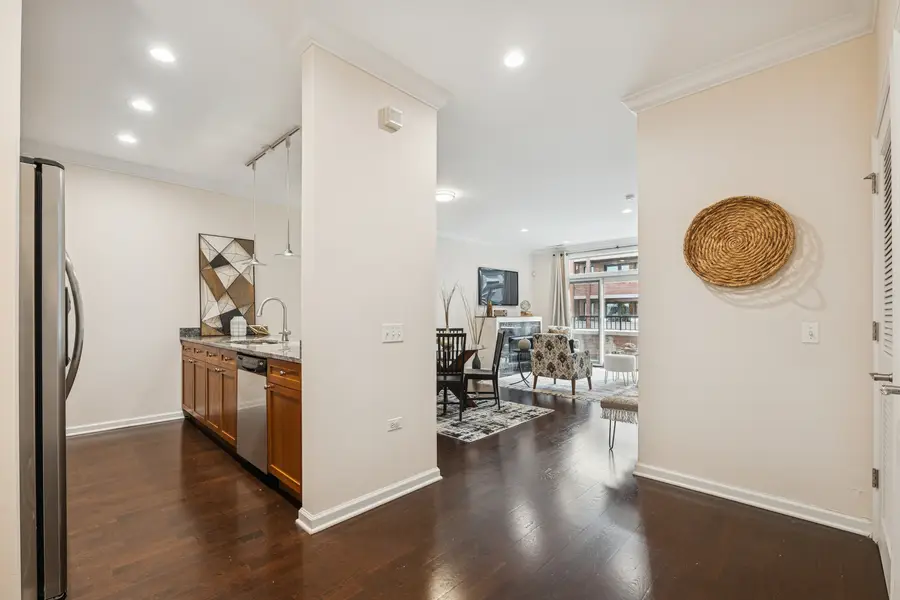 2472 W Foster Avenue #209, Chicago, IL 60625 - Image #2