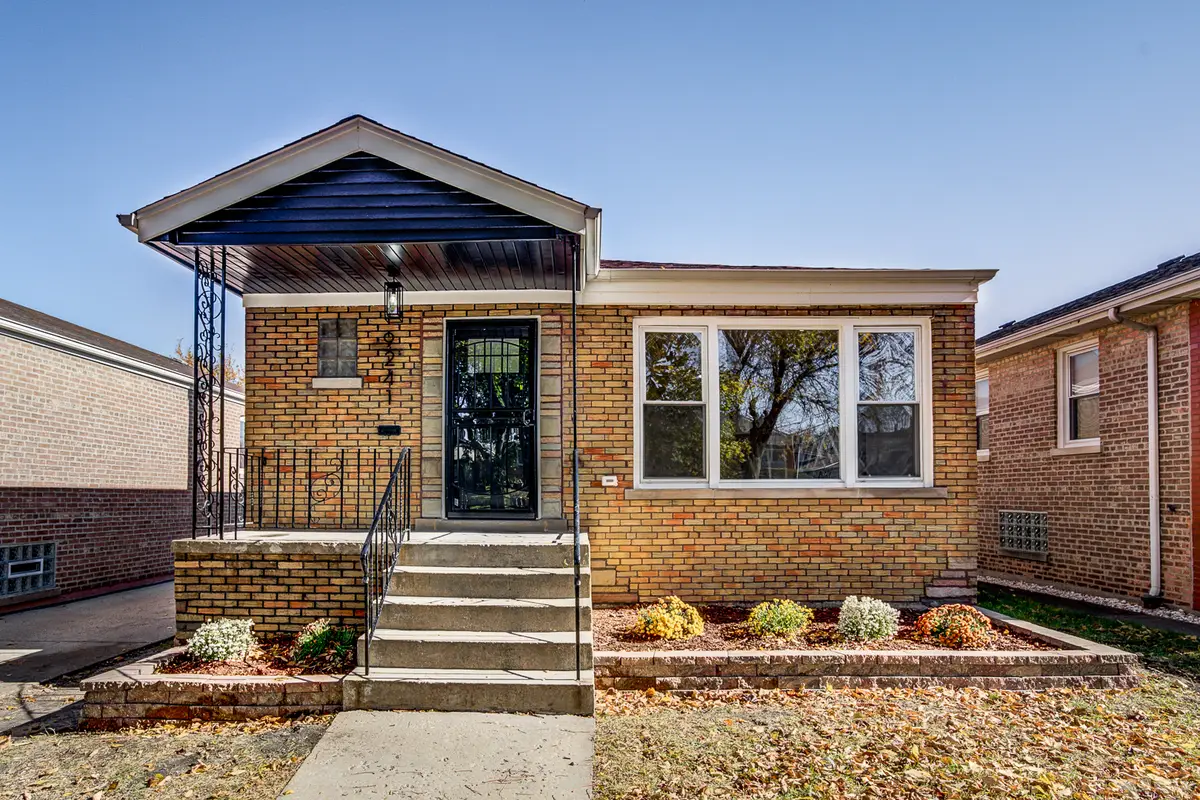 9241 S Kingston Avenue, Chicago, IL 60617 - Image #1