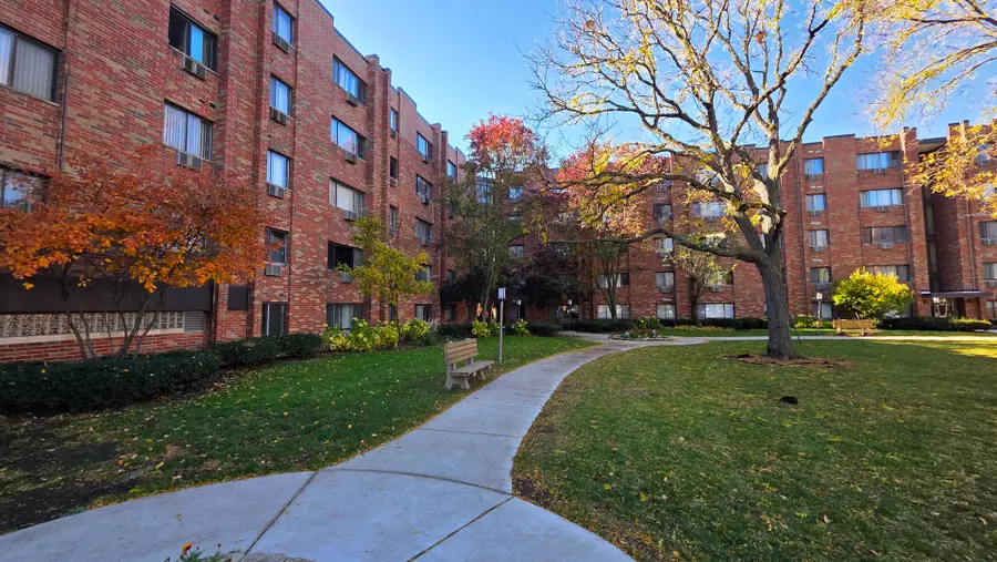 5310 N Chester Avenue #223, Chicago, IL 60656 - Image #2