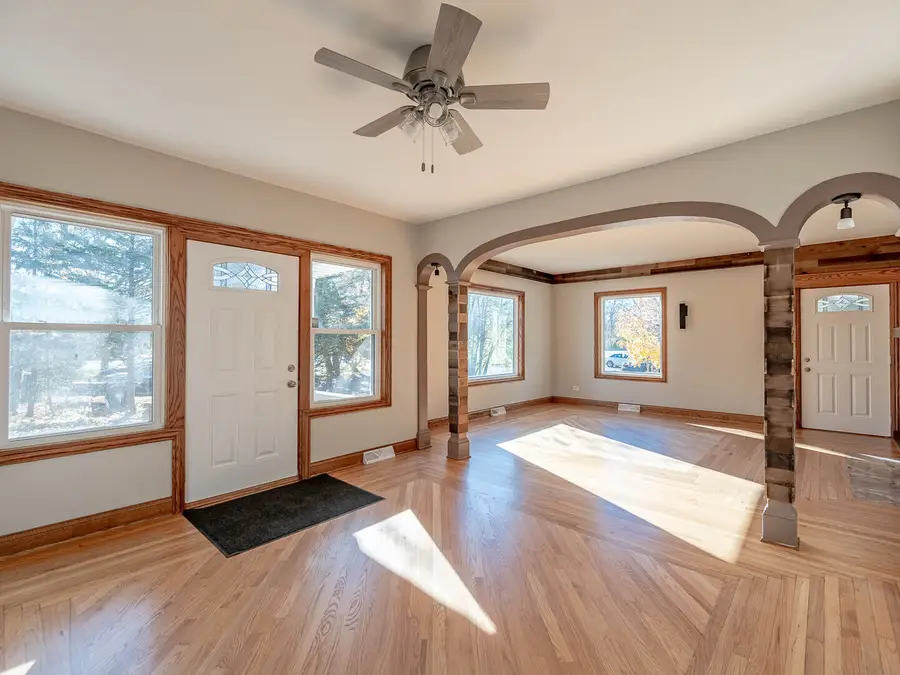 329 Grove Avenue, Wood Dale, IL 60191 - Image #2