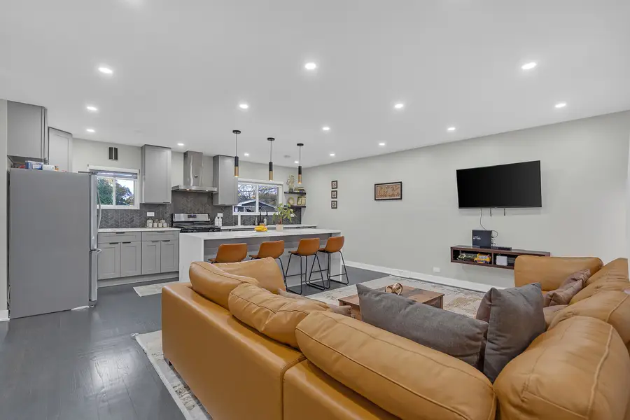 35 Julie Drive, Glenview, IL 60025 - Image #2