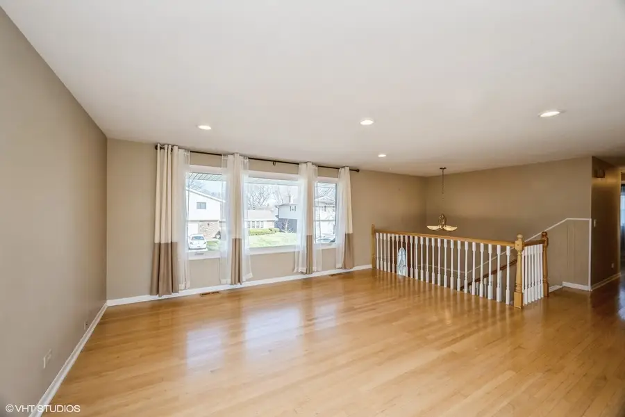 829 Pinehurst Lane, Schaumburg, IL 60193 - Image #3