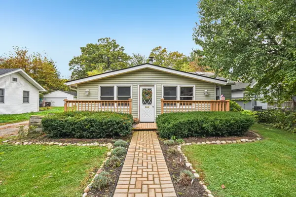 27630 N Hickory Street, Island Lake, IL 60042