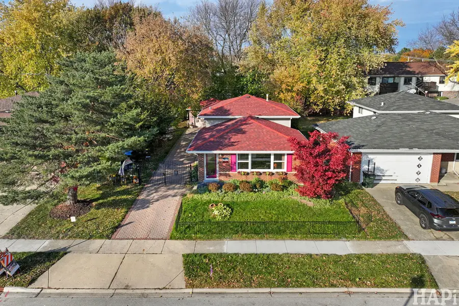 2176 N Westmoreland Drive, Palatine, IL 60074 - Image #2