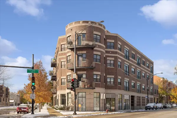 3028 W Roscoe Street #306, Chicago, IL 60618
