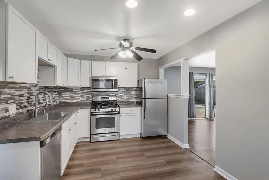 310 N Huntington Drive, McHenry, IL 60050 - Image #2