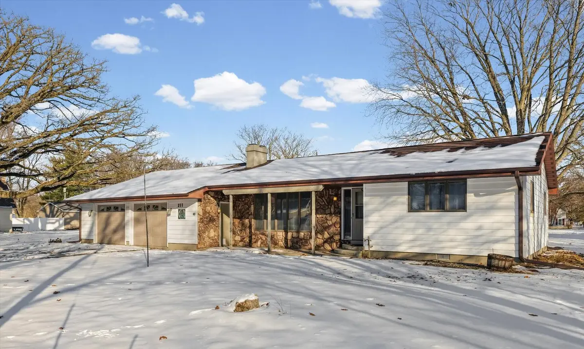 211 N Center Street, Melvin, IL 60952 - Image #1