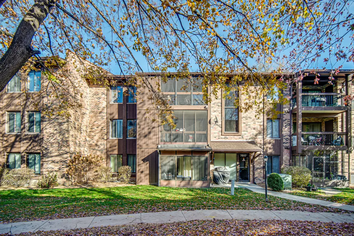 7517 175th Street #334, Tinley Park, IL 60477 - Image #1