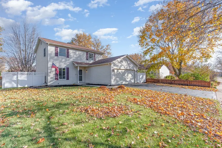 303 N Sycamore Lane, North Aurora, IL 60542 - Image #2