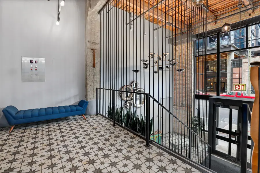 215 N Aberdeen Street #202B, Chicago, IL 60607 - Image #2