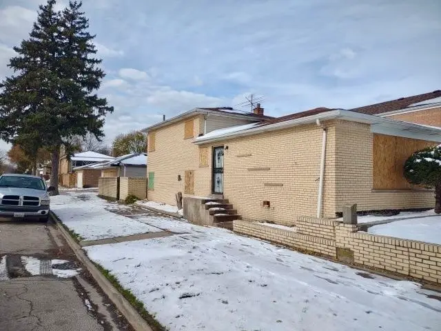 9356 S Oglesby Avenue, Chicago, IL 60617 - Image #2