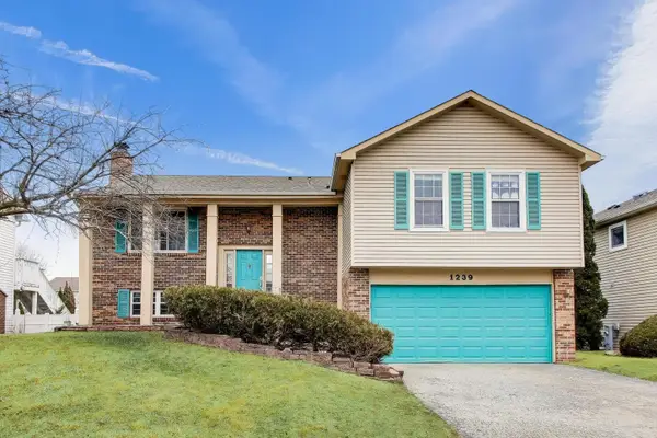 1239 Spring Valley Drive, Carol Stream, IL 60188