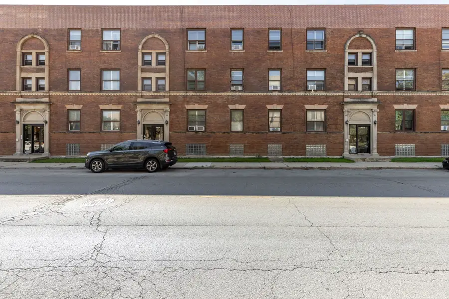 953 E 61st Street #1E, Chicago, IL 60637 - Image #2