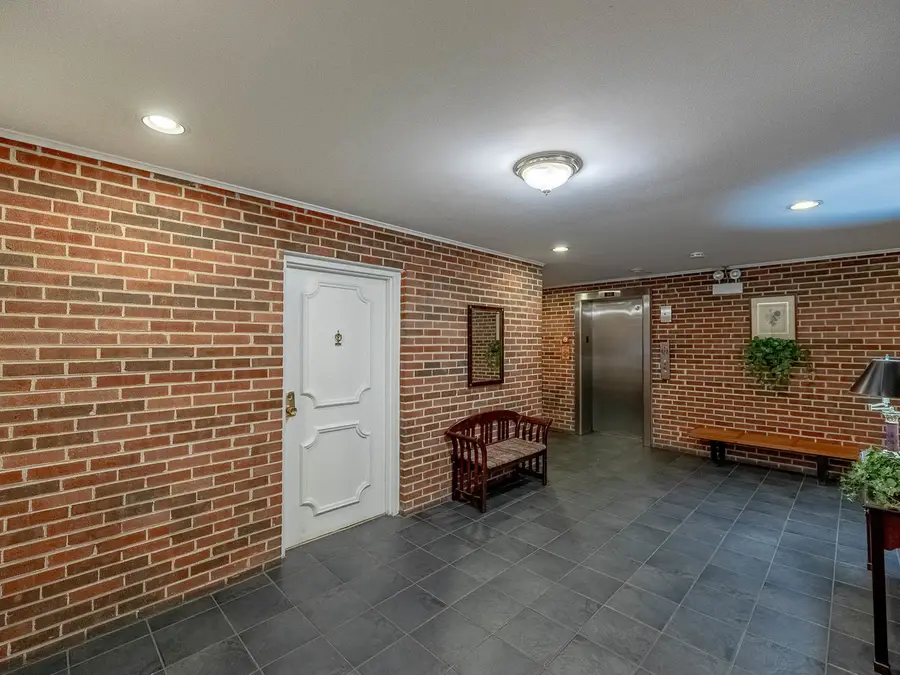 800 Washington Boulevard #201, Oak Park, IL 60302 - Image #3