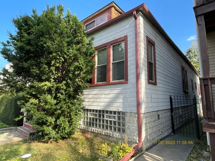 8545 S Manistee Avenue, Chicago, IL 60617 - Image #3