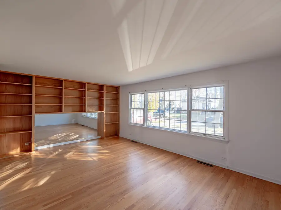 2424 Cowper Avenue, Evanston, IL 60201 - Image #2