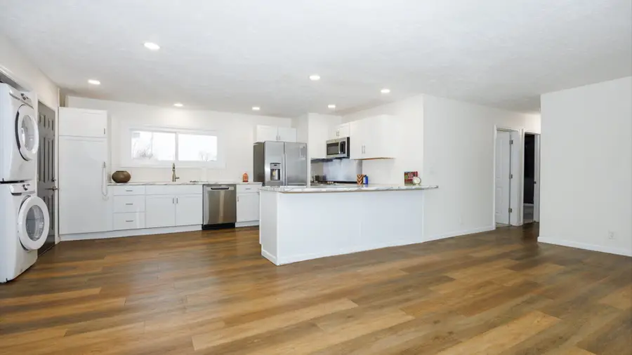 1104 Redwood Avenue, Bloomington, IL 61701 - Image #2