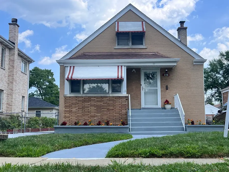 7427 Tripp Avenue, Skokie, IL 60076 - Image #2