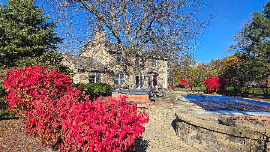 14870 King Drive, Green Oaks, IL 60048 - Image #3