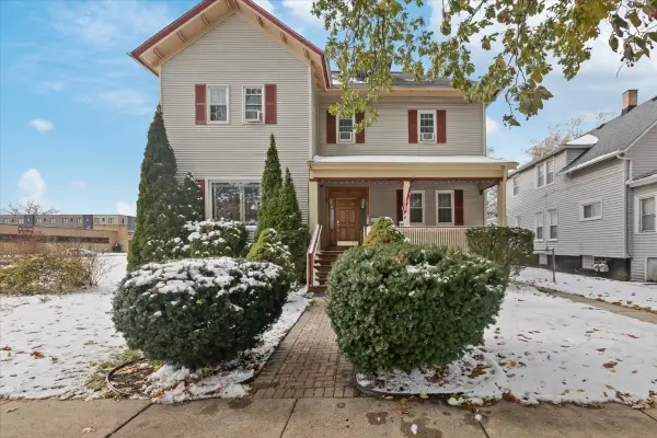 Address Withheld By Seller, Evanston, IL 60201