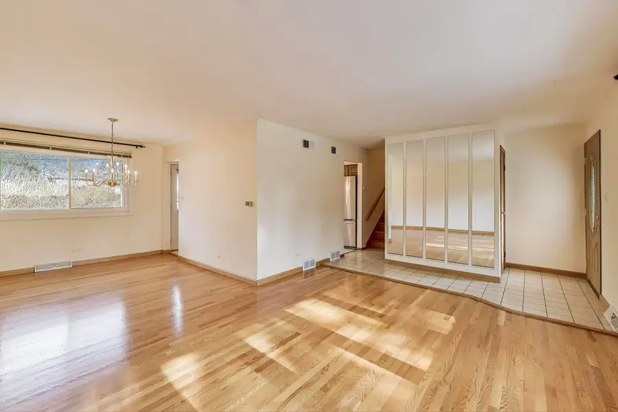 910 E Aster Avenue, Palatine, IL 60074 - Image #3