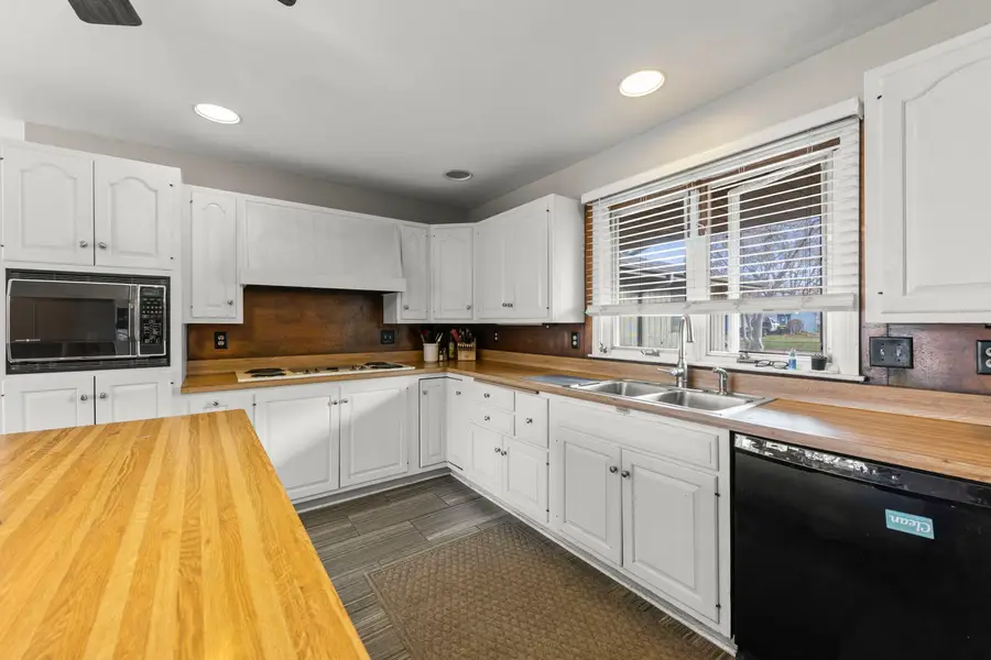 10501 Cindy Jo Avenue, Huntley, IL 60142 - Image #3