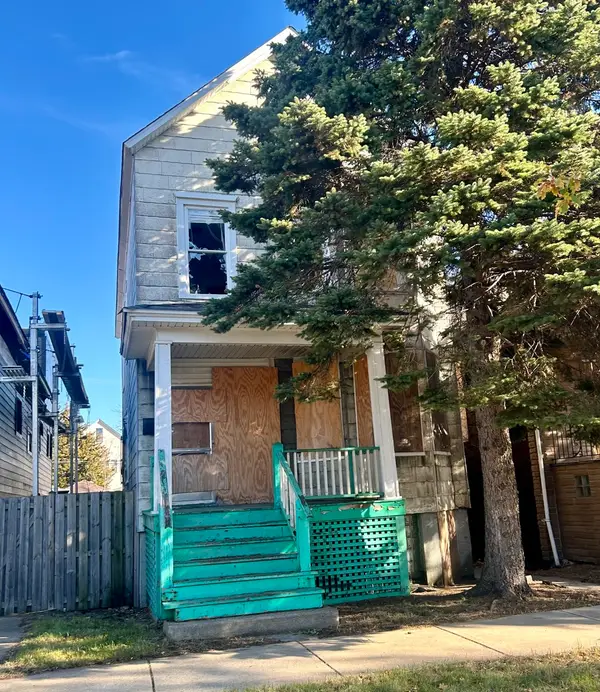 8135 S Coles Avenue S, Chicago, IL 60617