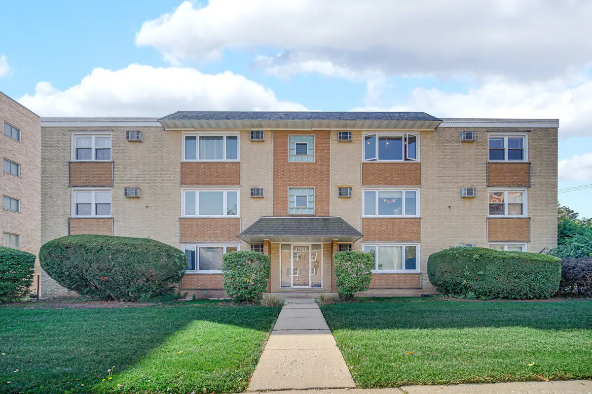 1211 Brown Street #3B, Des Plaines, IL 60016 - Image #1