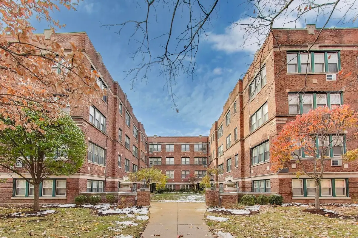 108 Lincoln Avenue #2B, Riverside, IL 60546 - Image #1