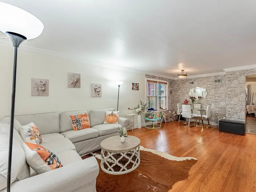 1038 Superior Street #1W, Oak Park, IL 60302 - Image #2