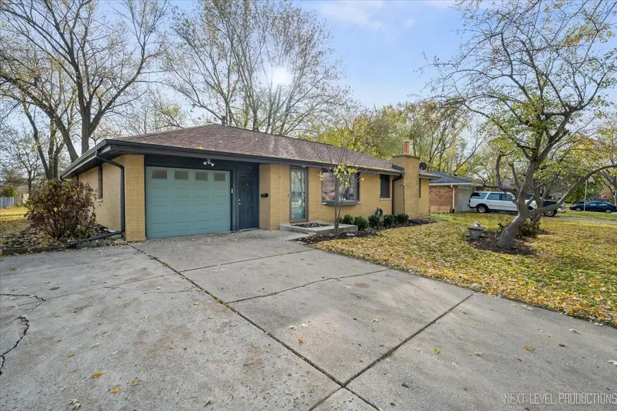 208 Calkins Drive, Sugar Grove, IL 60554 - Image #3